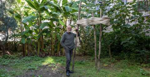 Bari, in un lussureggiante cortile di Madonnella si cela la galleria d'arte di Francesco Granito